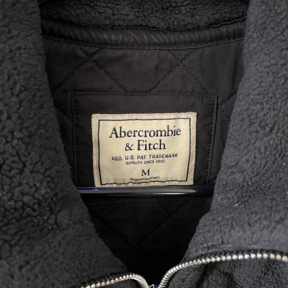 Abercrombie & Fitch Women's Black Quilted Vest - Picture 5 of 5